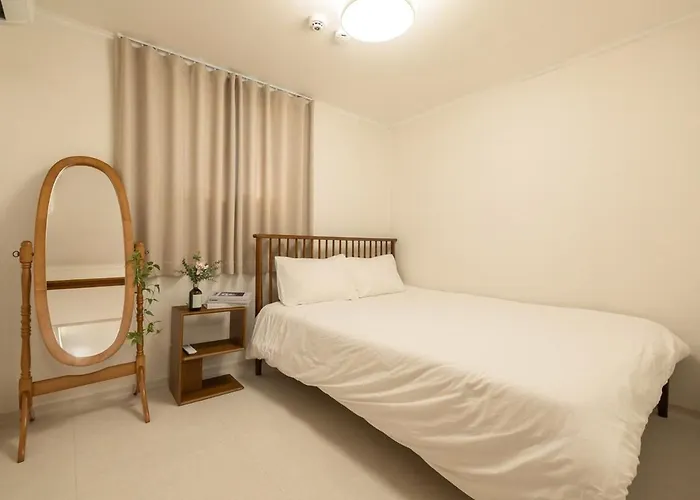 Apartment 무료 주차, 최대8인 , 서울역 도보, 유명 관광지 이동 편리, 공항 철도, 넓고 청결한