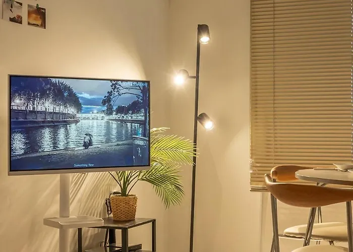 Apartment 무료 주차, 최대8인 , 서울역 도보, 유명 관광지 이동 편리, 공항 철도, 넓고 청결한 *